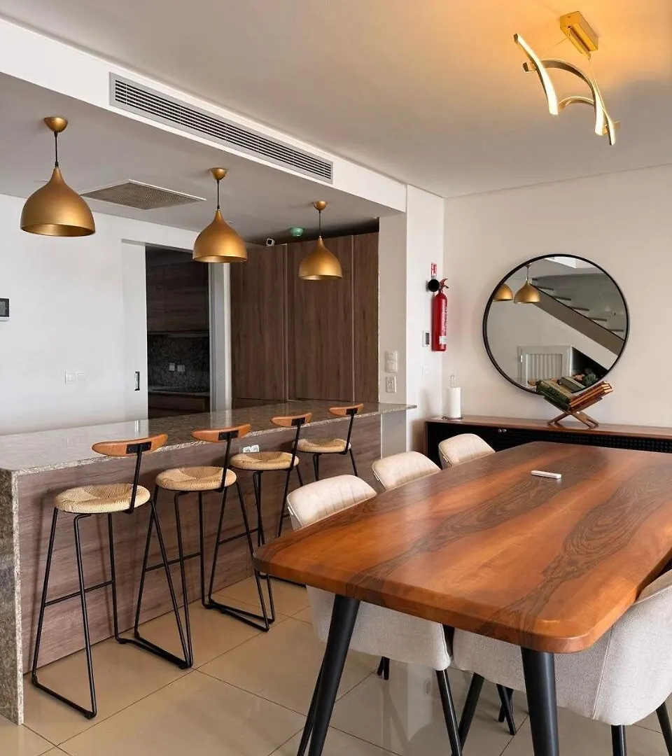 Apartment Oceanfront 2 Bedrooms With Beach Access Dakar Senegal